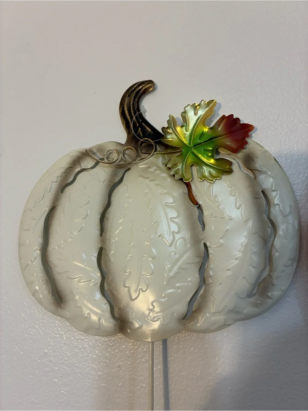 NWT- Set of 6- Embossed Leaf Design- Metal Pumpkin Yard Stakes